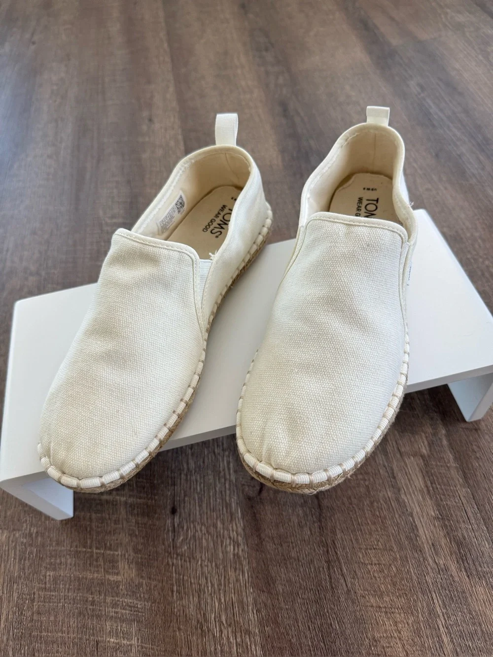 NWOT TOM’s White Rope Espadrille Slip-Ons. Size 9 *** New - never worn ***